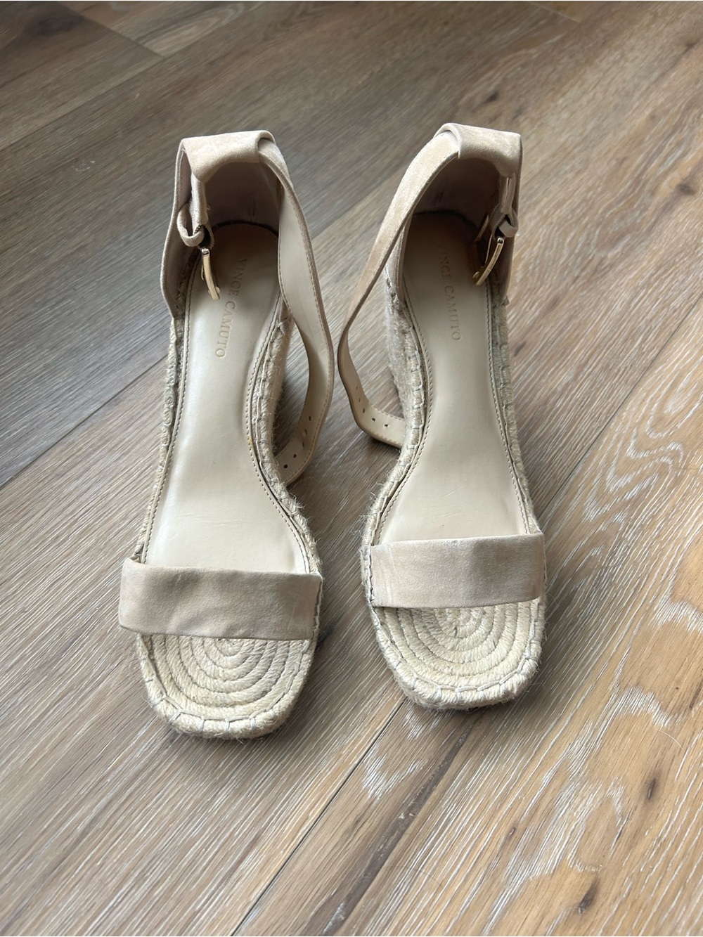 Vince Camuto tan suede espadrille wedge size 8